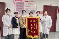 德醫(yī)雙馨　精益求精