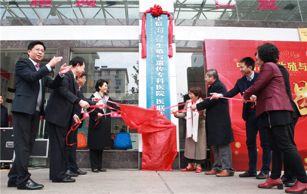 甯稿痙甯?jìng)鏅氭姤璁拌€呮潕榫欐媿鎽?(3).jpg 甯稿痙甯?jìng)鏅氭姤璁拌€呮潕榫欐媿鎽?(3).jpg