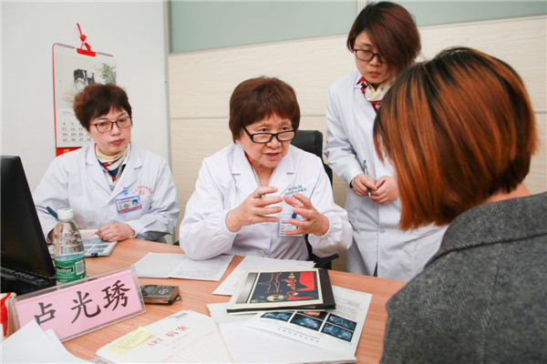 甯稿痙甯?jìng)鏅氭姤璁拌€呮潕榫欐媿鎽刜鍓湰.jpg 甯稿痙甯?jìng)鏅氭姤璁拌€呮潕榫欐媿鎽刜鍓湰.jpg