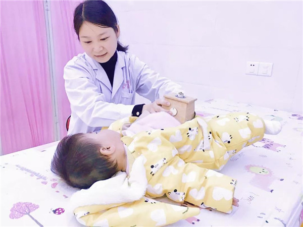 艾灸.jpg 艾灸.jpg